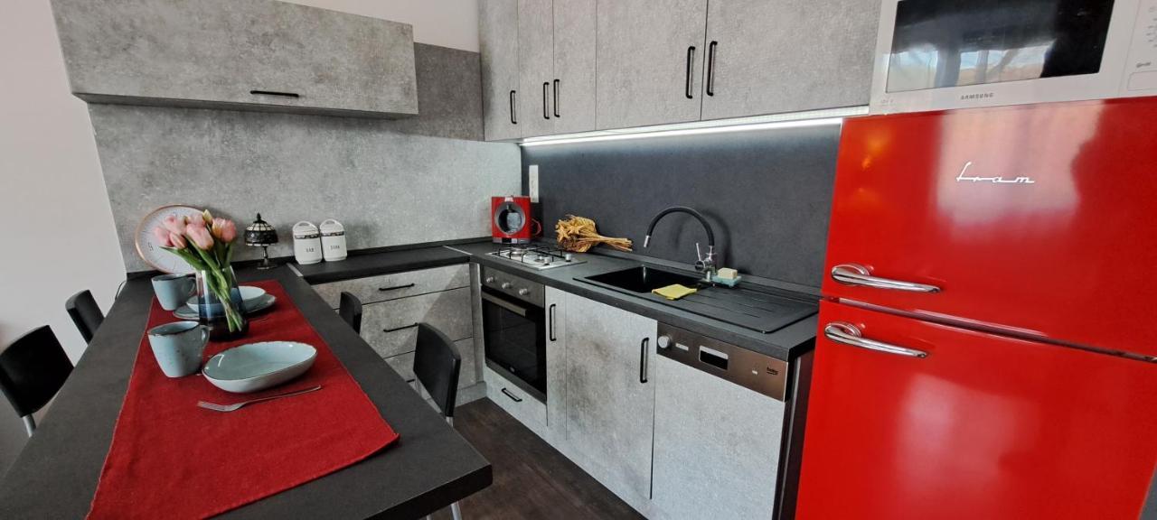Napraforgo Apartman Szeged Exterior foto